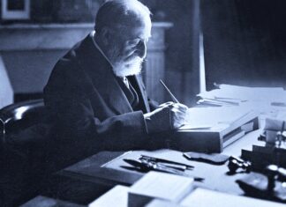 Saint-Saëns viết phê bình